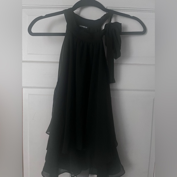 Express Tops - Flowy tank halter top